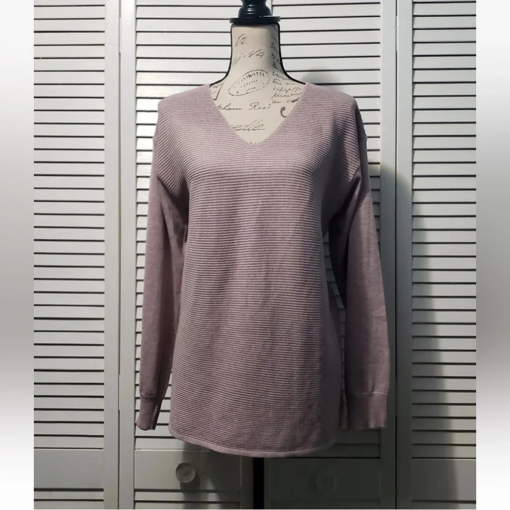 Ella Moss Men's V-Neck Sweater in Taupe - Picture 5 of 7